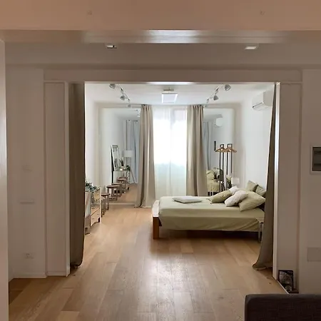 Interno4home: In Centro Storico Con Posto Auto Apartament Ferrara