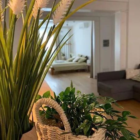 Apartamento Interno4home: In Centro Storico Con Posto Auto Ferrara