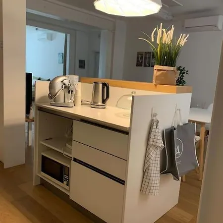 Interno4home: In Centro Storico Con Posto Auto Ferrara