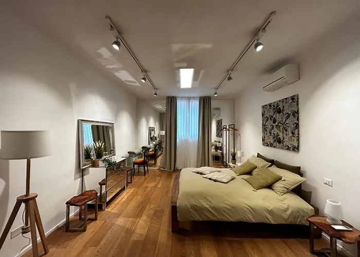 Interno4home: In Centro Storico Con Posto Auto Apartamento