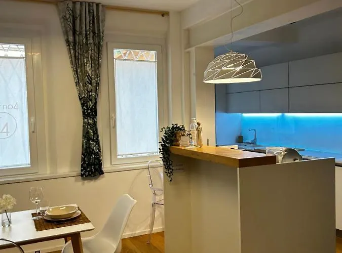 Interno4home: In Centro Storico Con Posto Auto Ferrara